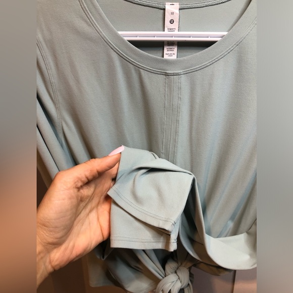 Lululemon New Nulu top ~never worn - Picture 4 of 5